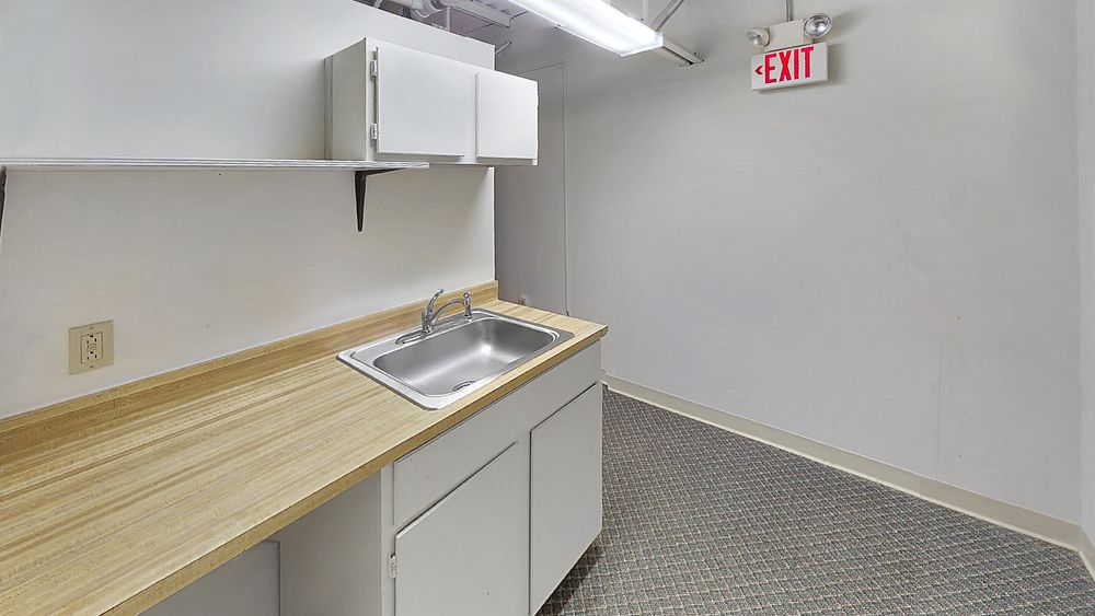 13 Westminster St, Lewiston, ME 04240